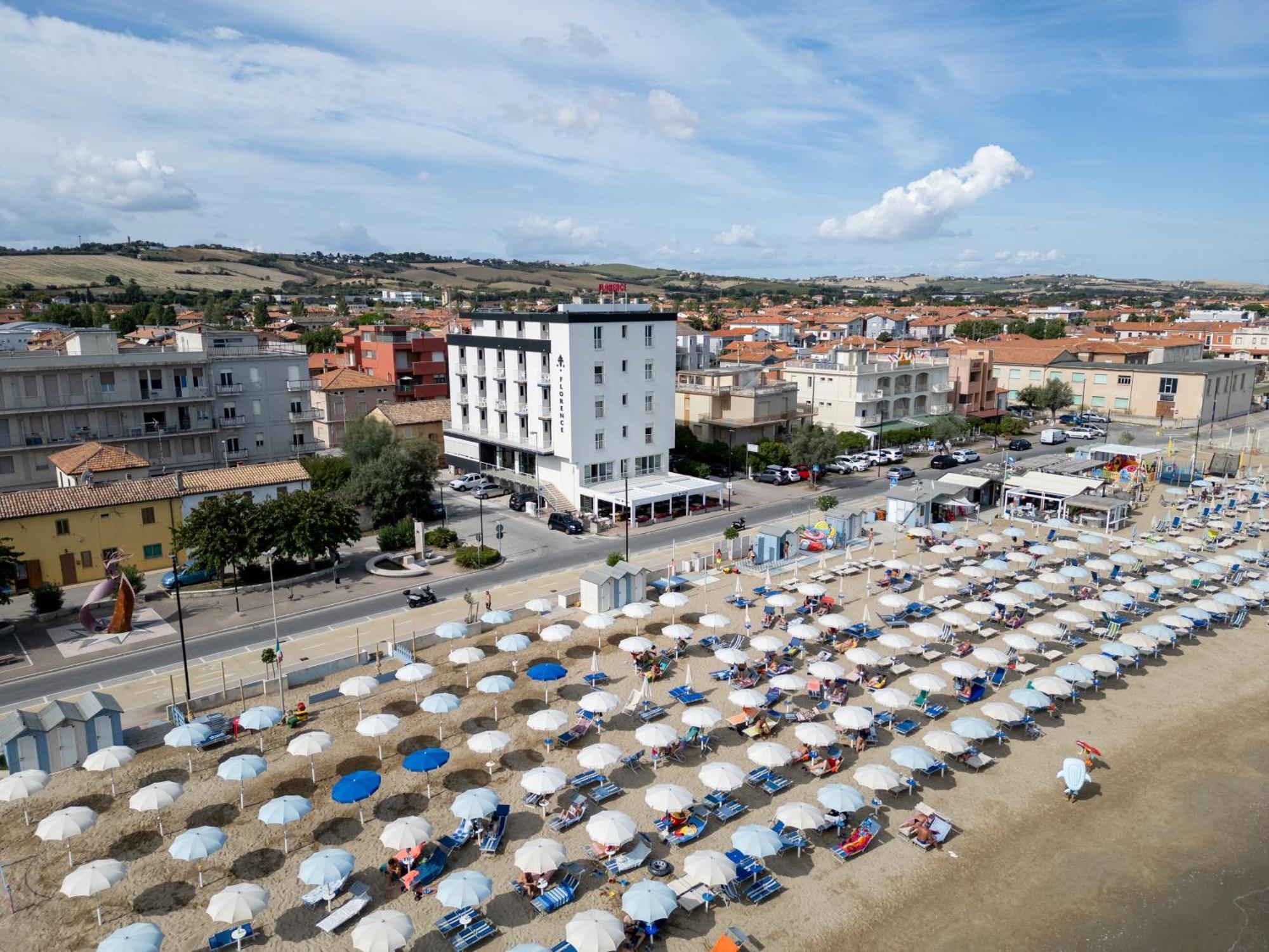 Hotel Florence Marotta Eksteriør billede
