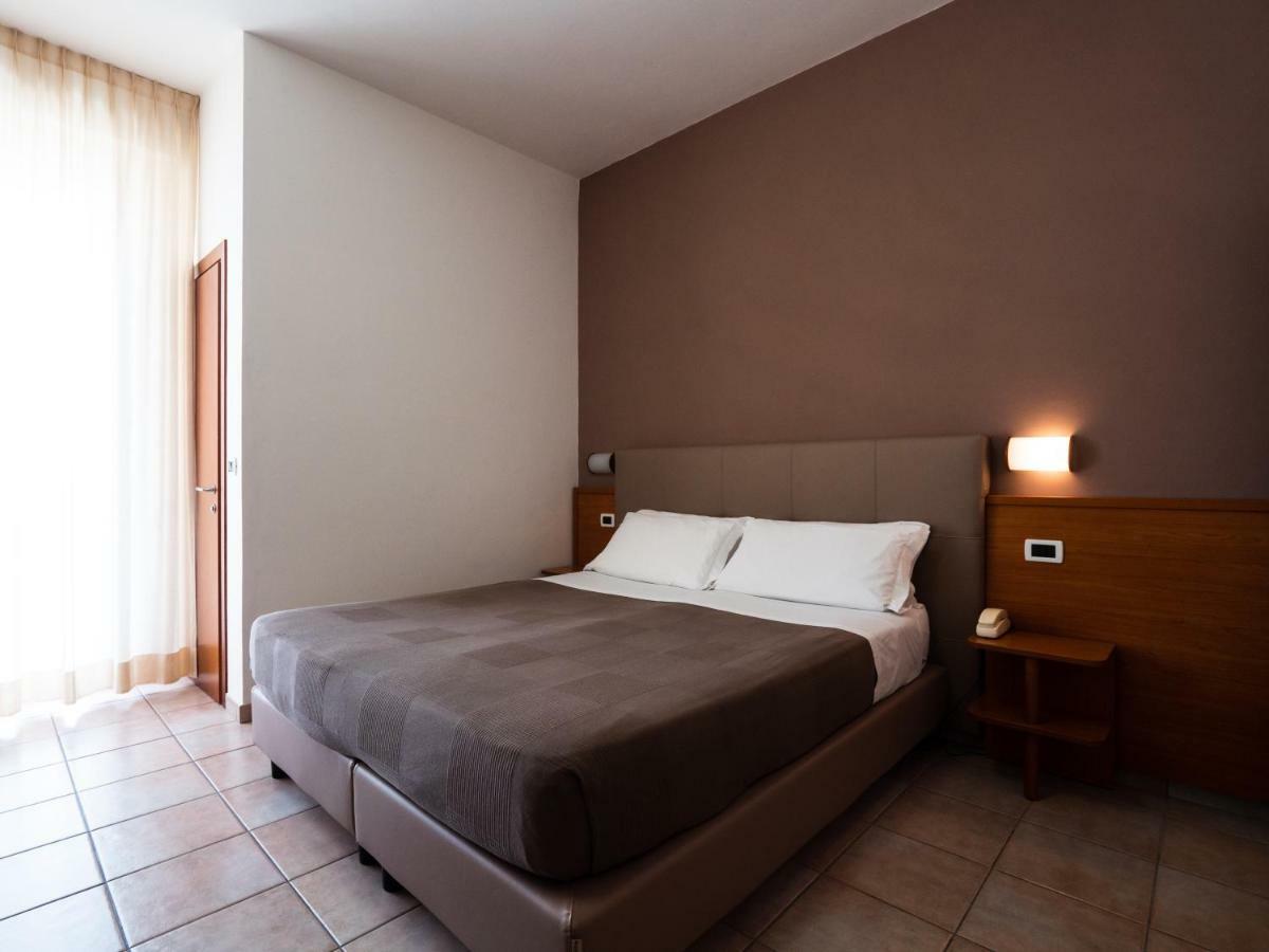 Hotel Florence Marotta Eksteriør billede