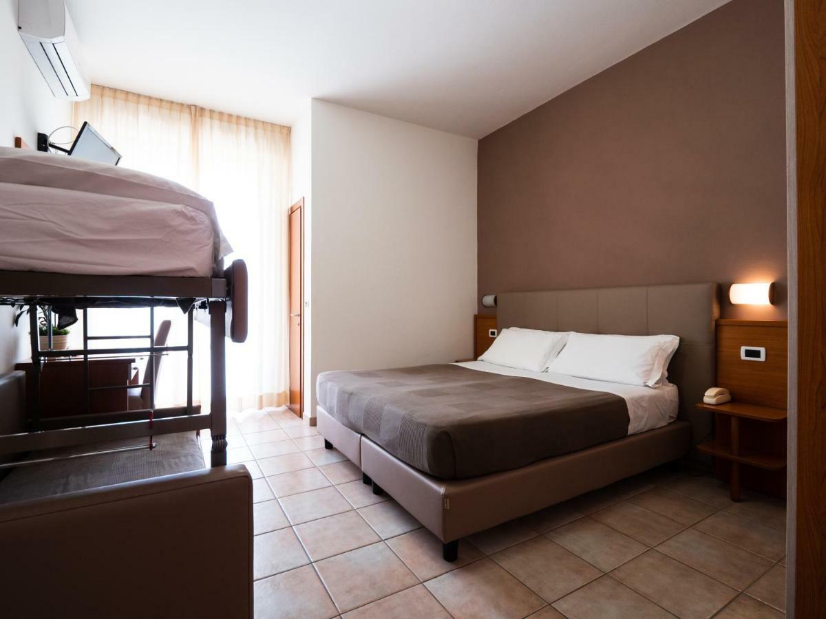 Hotel Florence Marotta Eksteriør billede