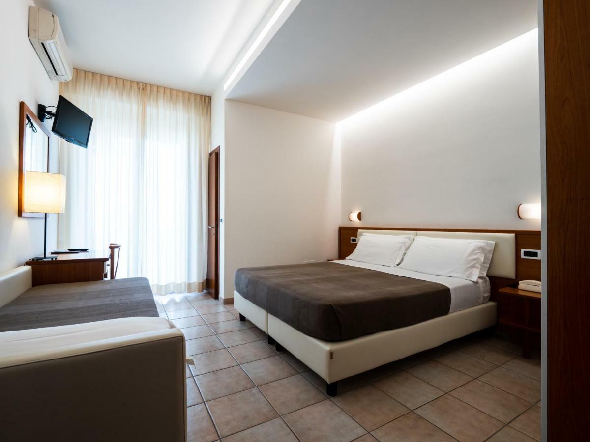 Hotel Florence Marotta Eksteriør billede
