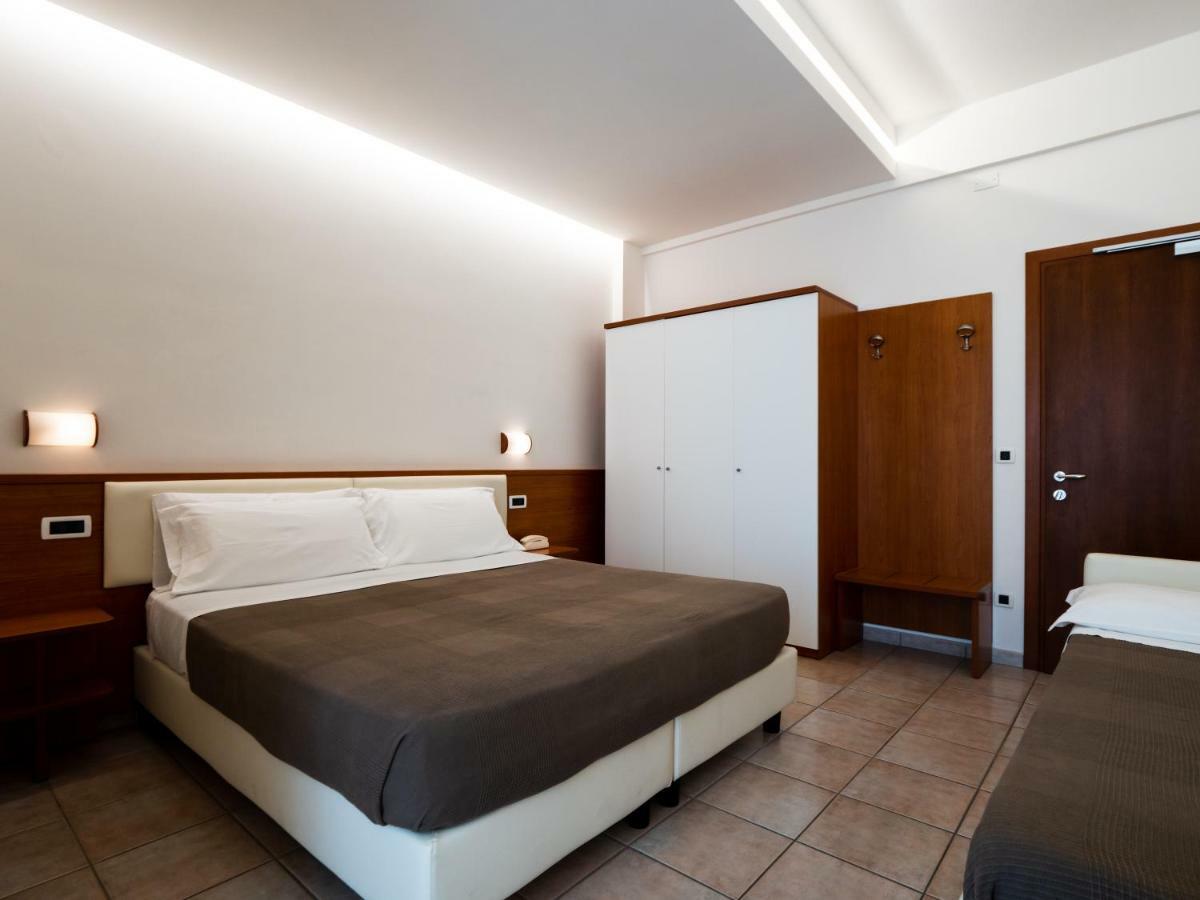 Hotel Florence Marotta Eksteriør billede