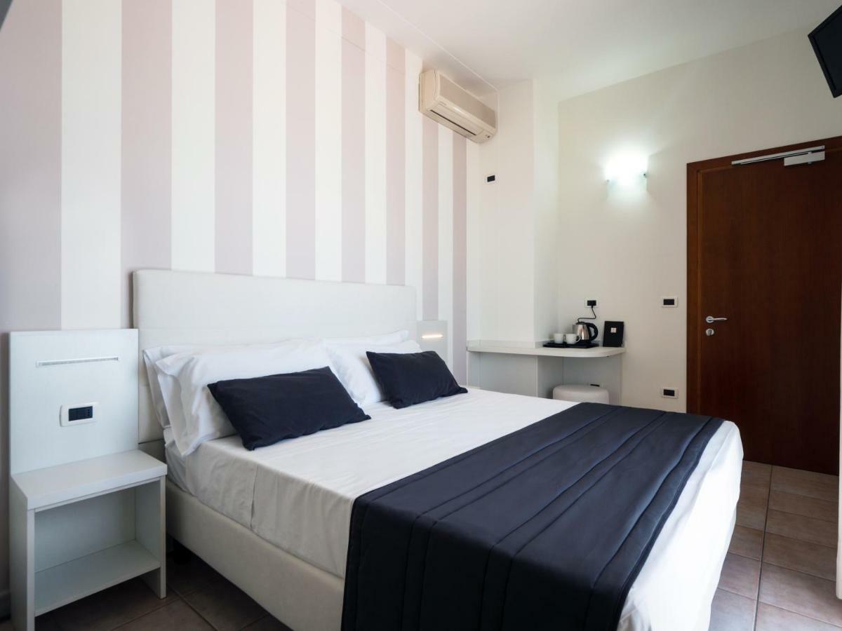 Hotel Florence Marotta Eksteriør billede